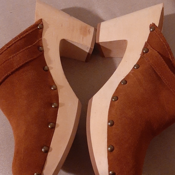 Heels - Picture 3 of 4